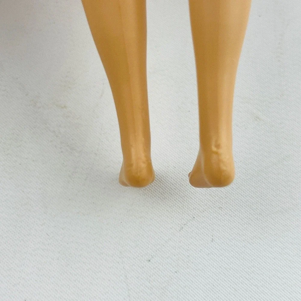 Barbie Curvy Doll Blonde Hair Blue‎ Eyes J35HF Light Complexion Nude